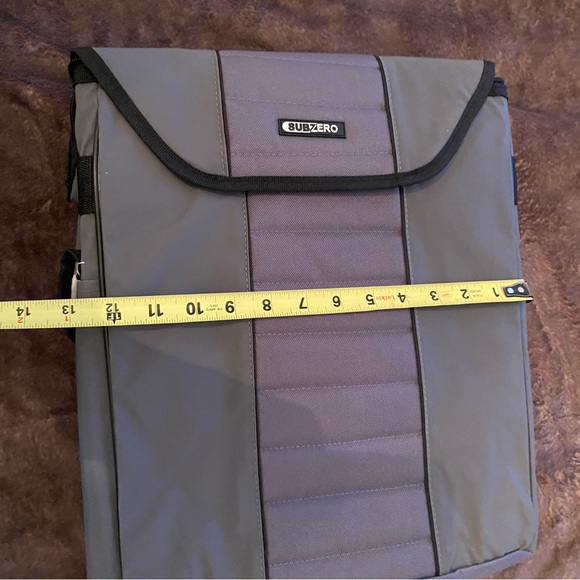 Subzero Gray Insulated Cooler Bag / Travel Tote - NEW - Picture 8 of 9